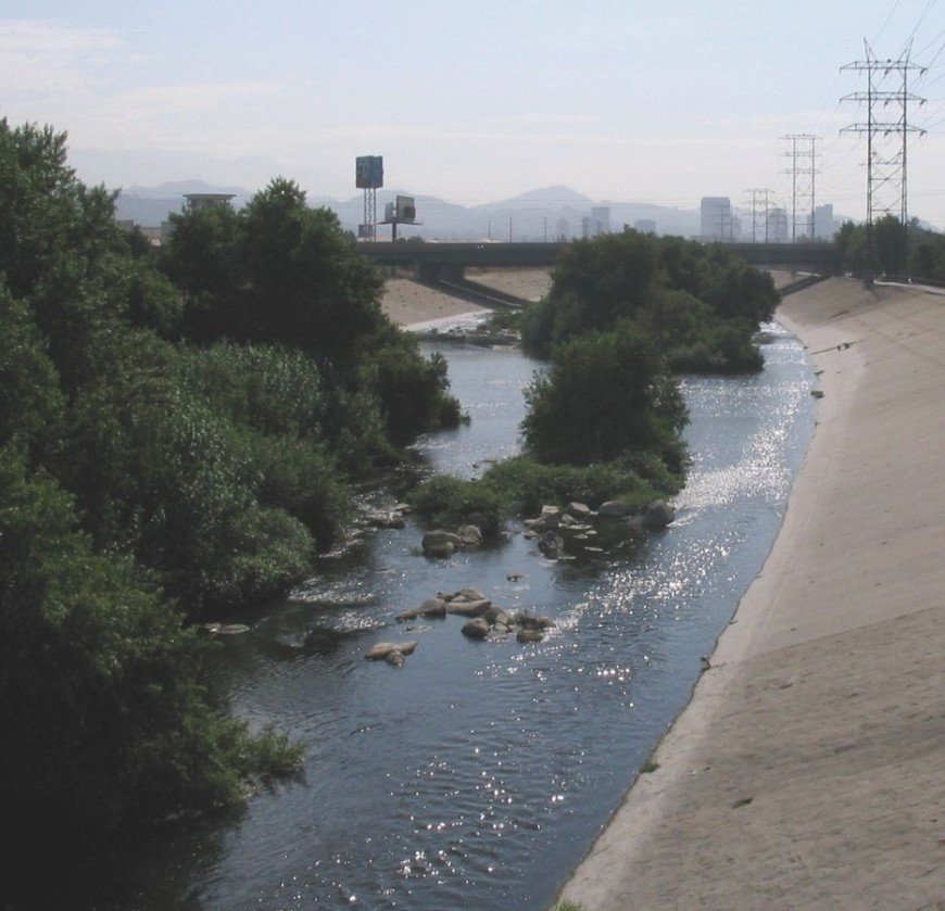 933px-Los_Angeles_River_Glendale